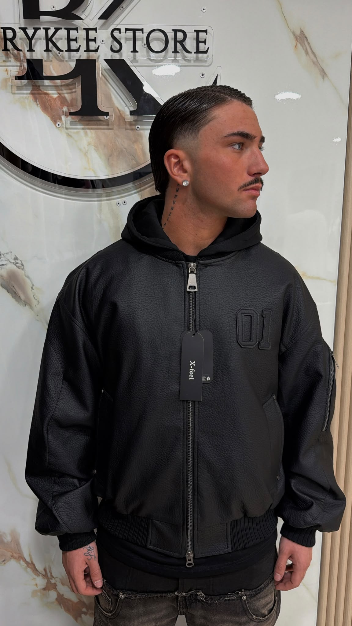 BOMBER 01