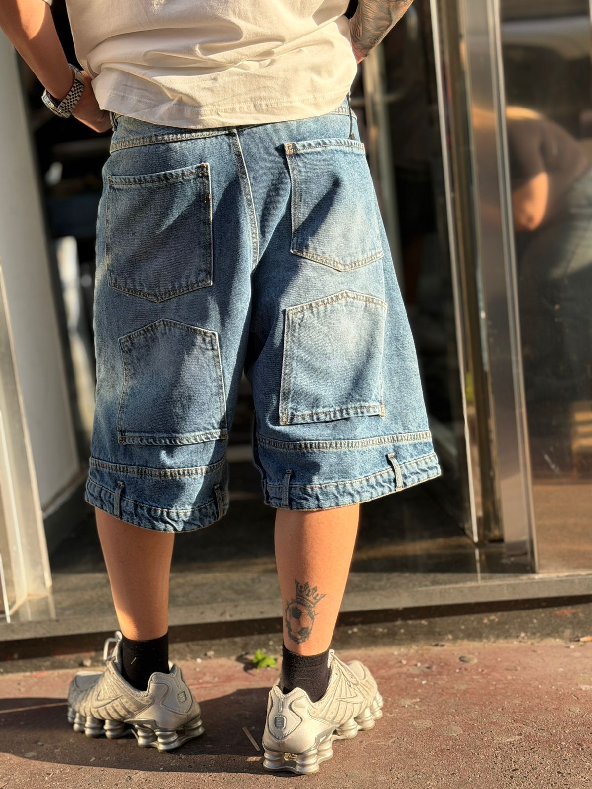 short infront