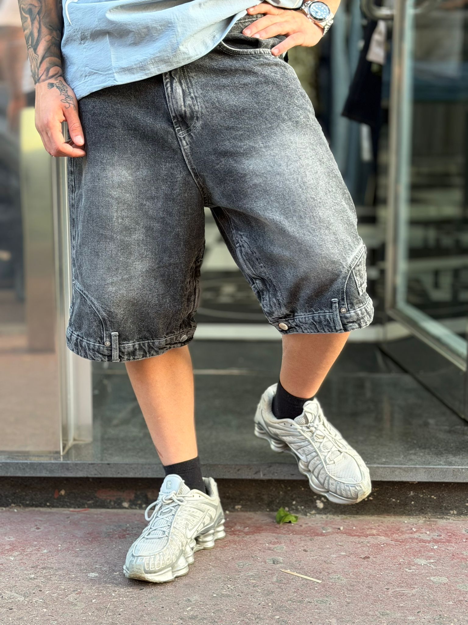 short infront