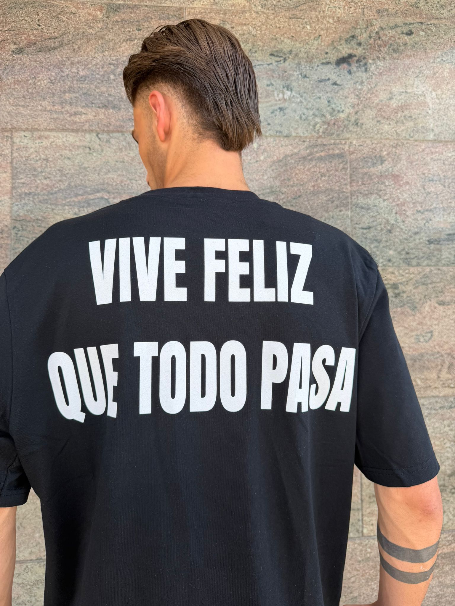 T-SHIRT VIVE FELIZ