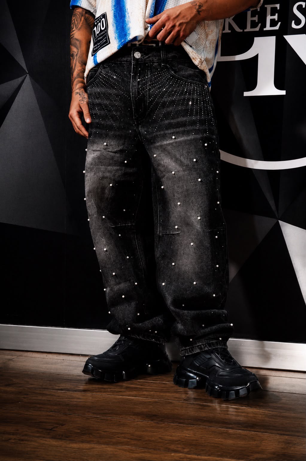 JEANS PEARL STUDDED