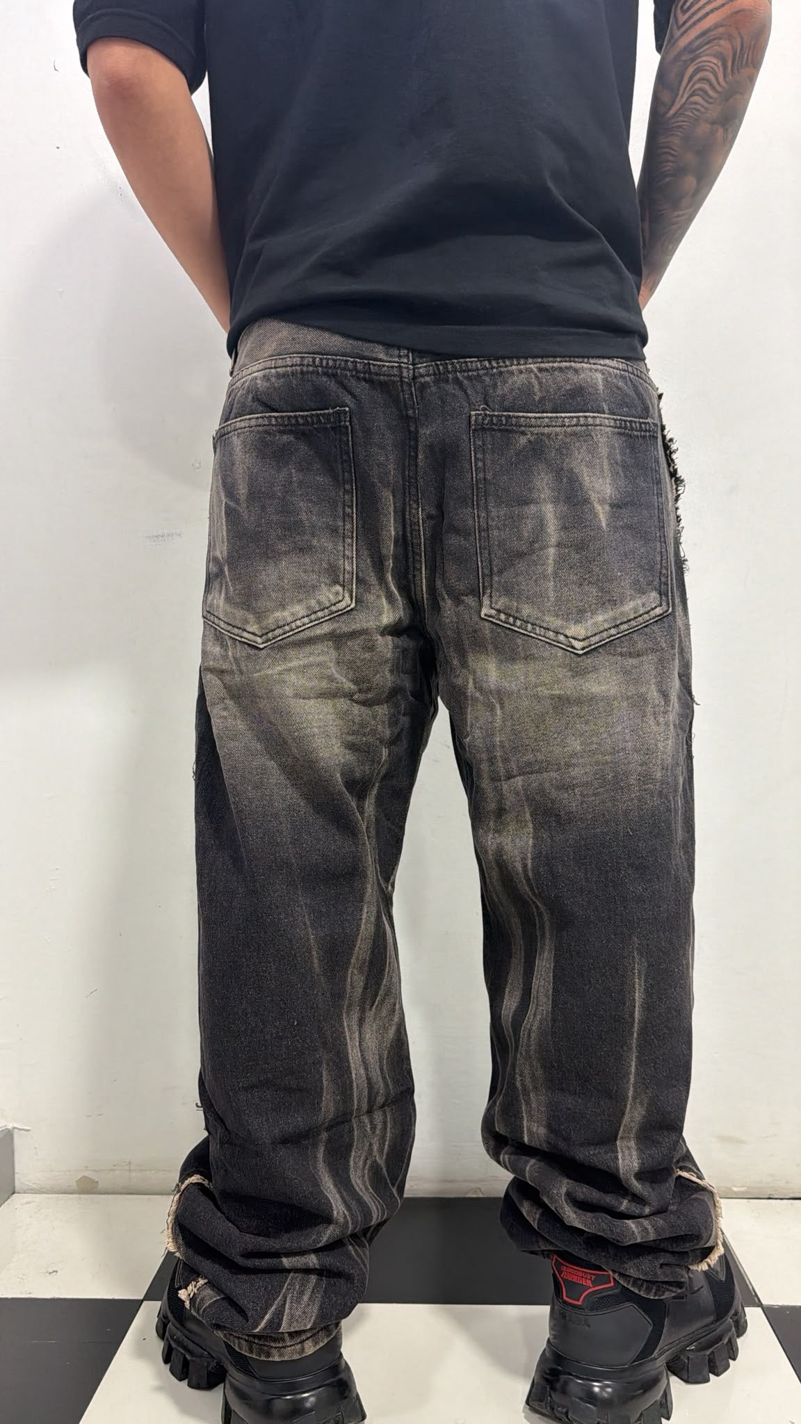 JEANS RIPPED FLAME
